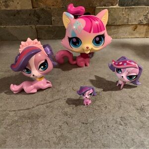Lot of Little Pet Shop LPS Meowing Pink Kitty And Other LPS Kitties